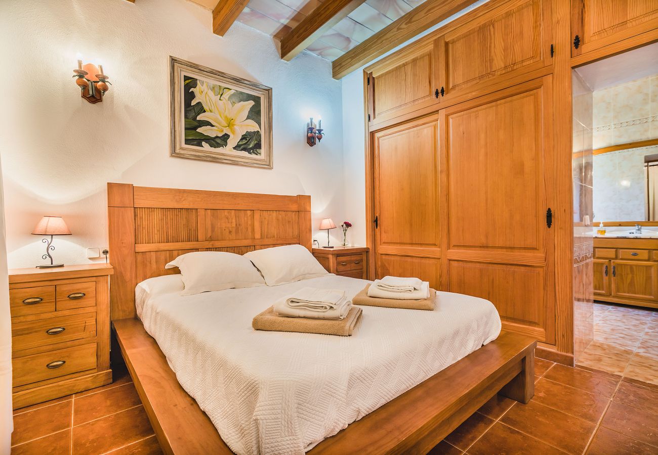 Villa en Pollensa / Pollença - BLANCO  Ref. VP08