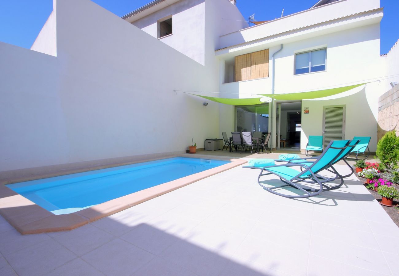 Foto de la bonita piscina de la casa de pueblo en Muro