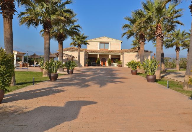 Villa en Sa Pobla - 261 Villa Son Manyo ET/1982 by Mallorca Charme Villa en Sa Pobla - 261 Villa Son Manyo ET/1982 by Mallorca Charme