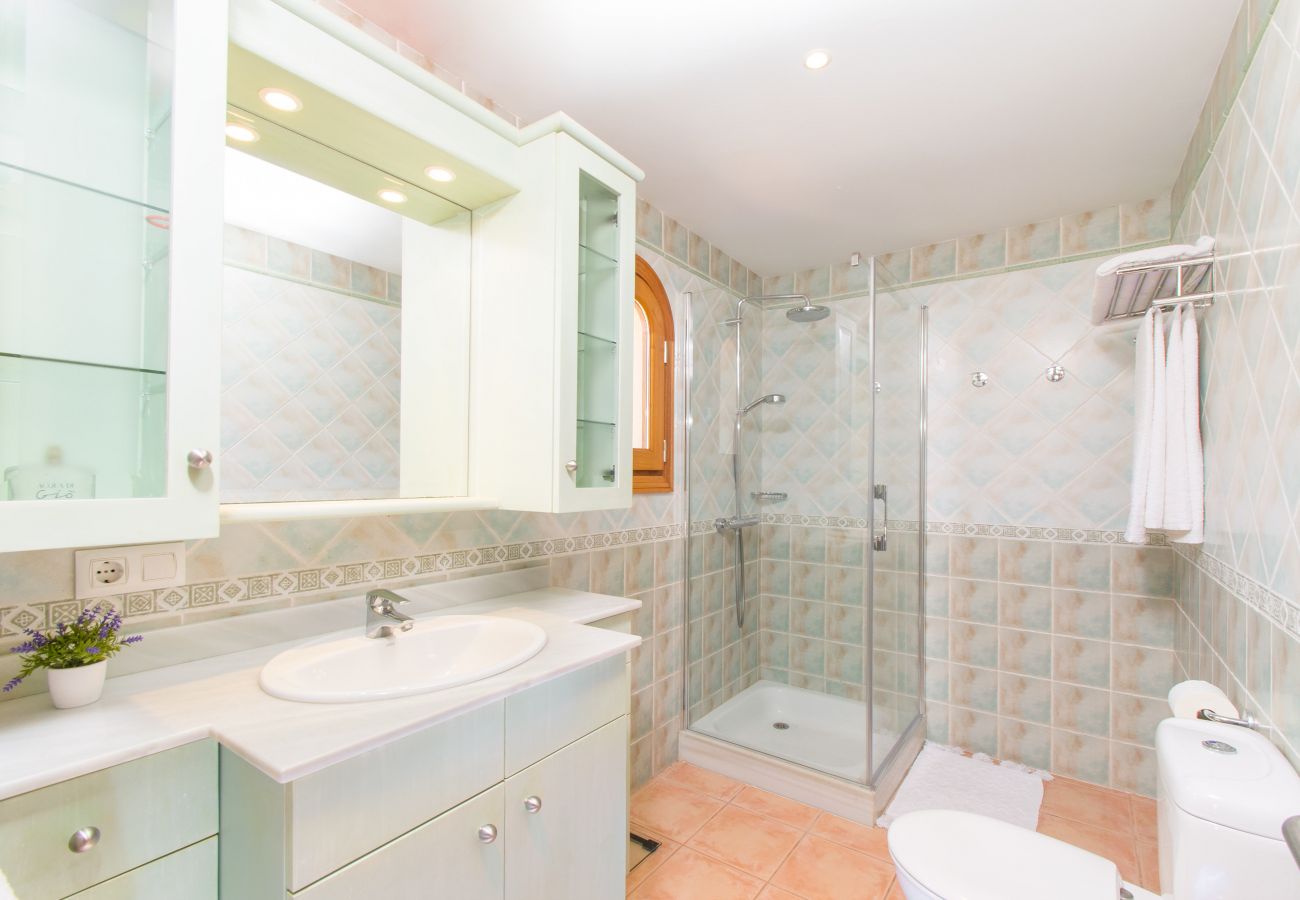 Casa adosada en Cala Romantica - E241 Casa Alegria by Mallorca Villa Selection
