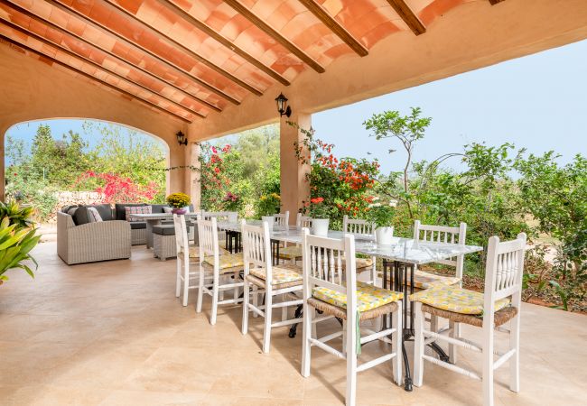 Casa rural en S´Alqueria Blanca - Finca Son Marimon (16 pax)