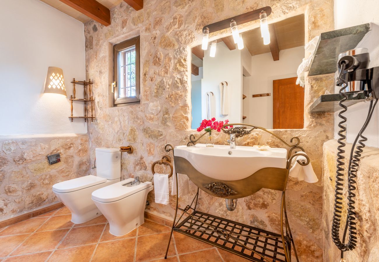 Casa rural en S´Alqueria Blanca - Finca Son Marimon (16 pax)