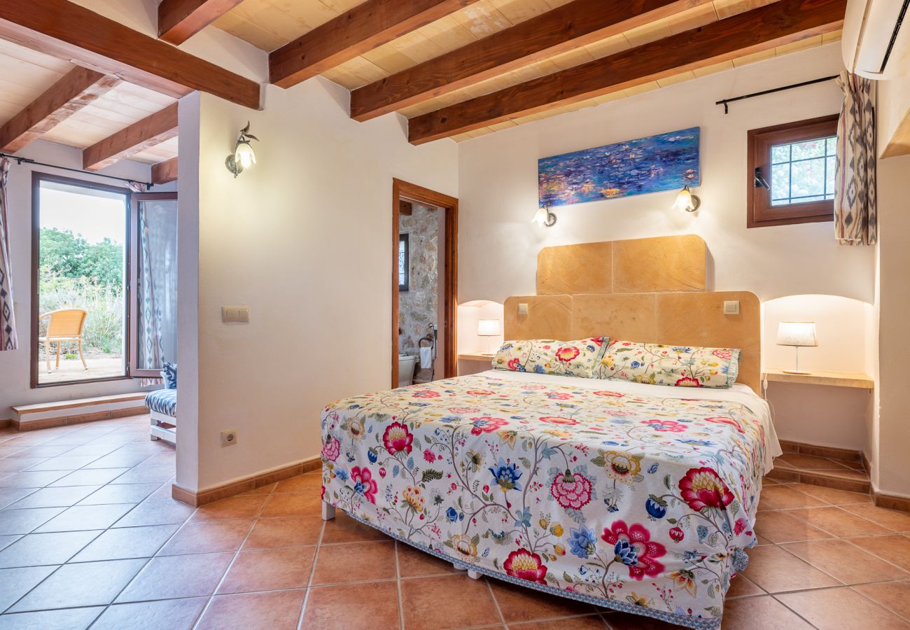Casa rural en S´Alqueria Blanca - Finca Son Marimon (16 pax)