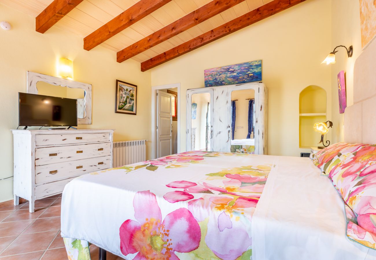 Casa rural en S´Alqueria Blanca - Finca Son Marimon (16 pax)