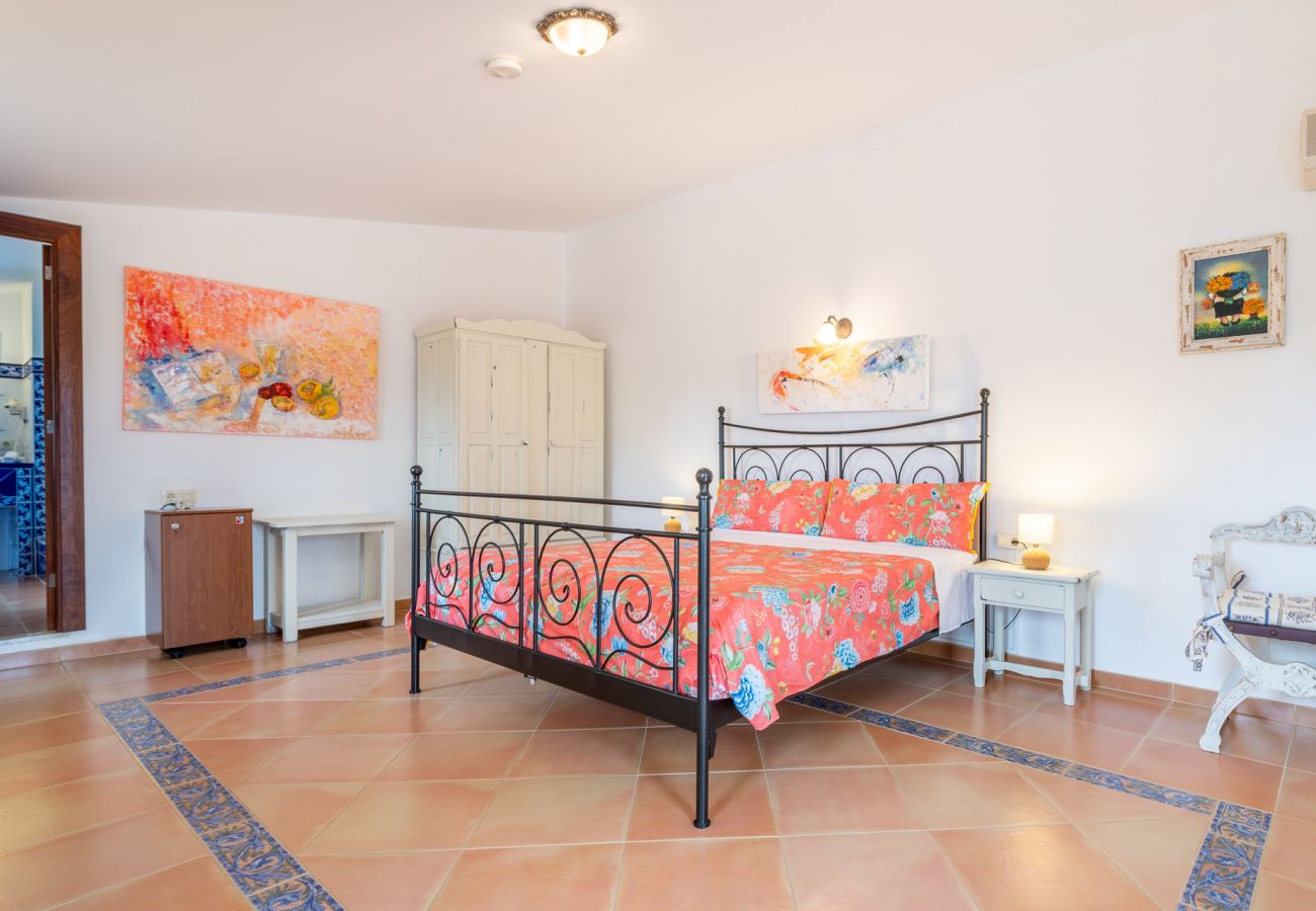 Casa rural en S´Alqueria Blanca - Finca Son Marimon (16 pax)