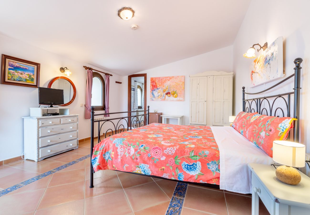 Casa rural en S´Alqueria Blanca - Finca Son Marimon (16 pax)