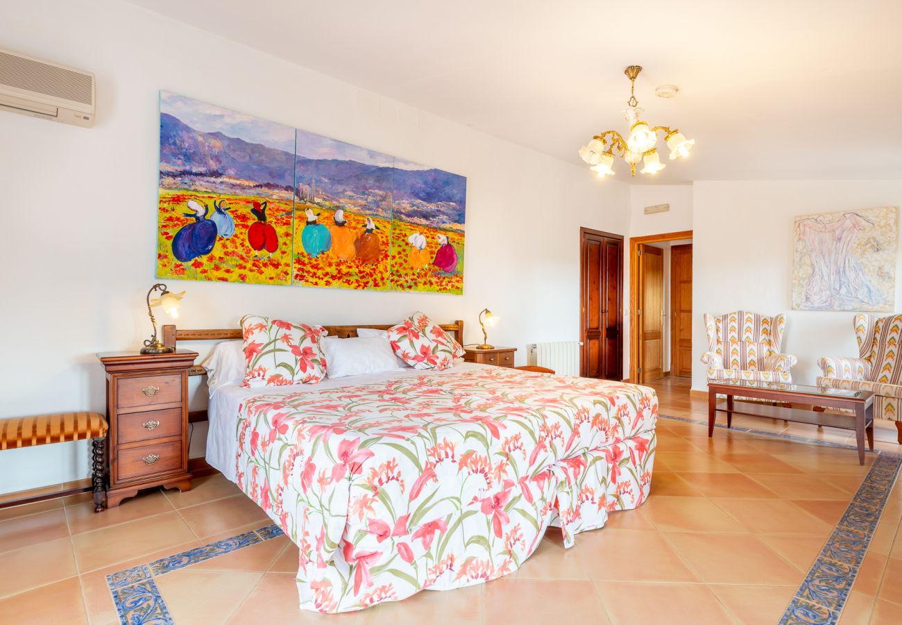 Casa rural en S´Alqueria Blanca - Finca Son Marimon (16 pax)