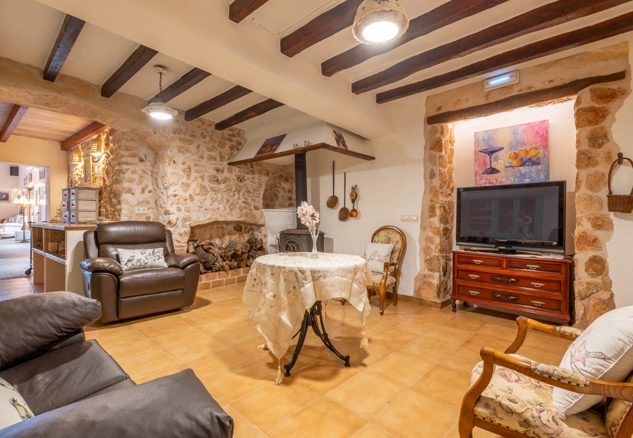 Casa rural en S´Alqueria Blanca - Finca Son Marimon (16 pax)
