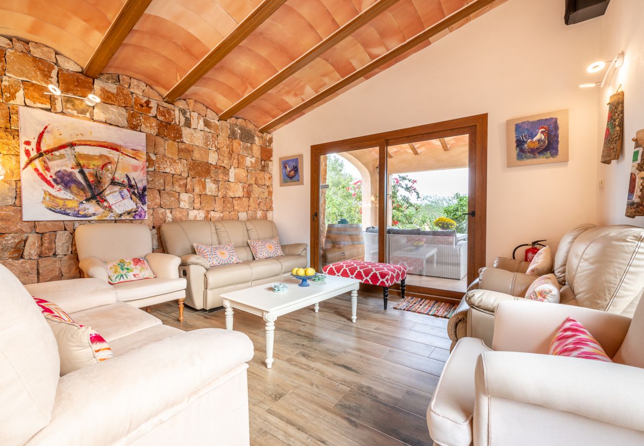 Casa rural en S´Alqueria Blanca - Finca Son Marimon (16 pax)