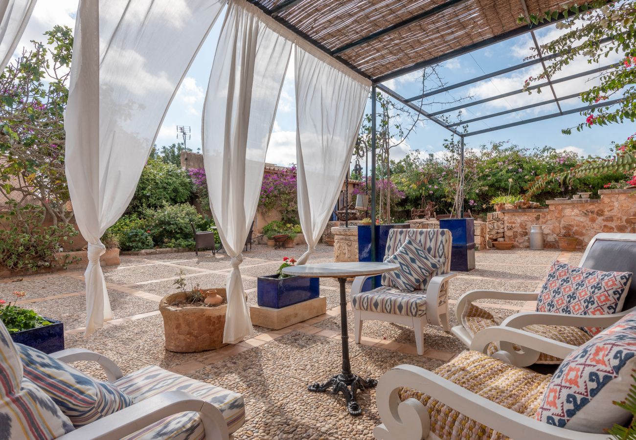 Casa rural en S´Alqueria Blanca - Finca Son Marimon (16 pax)