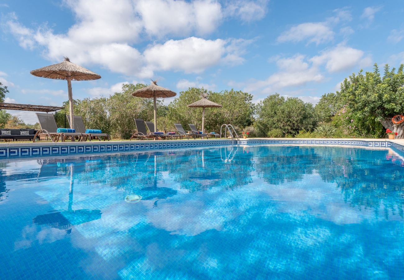 Casa rural en S´Alqueria Blanca - Finca Son Marimon (16 pax)