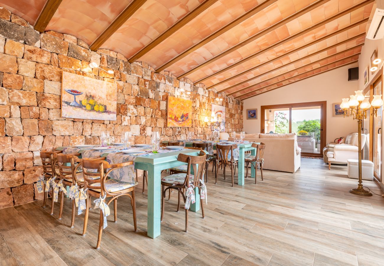 Casa rural en S´Alqueria Blanca - Finca Son Marimon (16 pax)