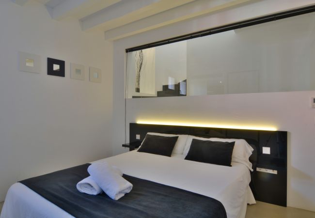 Apartamento en Palma de Mallorca - Lonja Suites 4 white