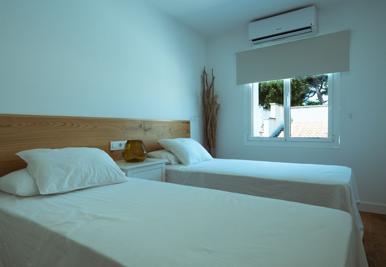 casa vacacional, piscina, jardín, cerca de la playa
