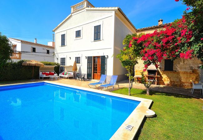 Ab 100€ pro Tag können Sie Ihre Villa auf Mallorca mieten Ab 100€ pro Tag können Sie Ihre Villa auf Mallorca mieten