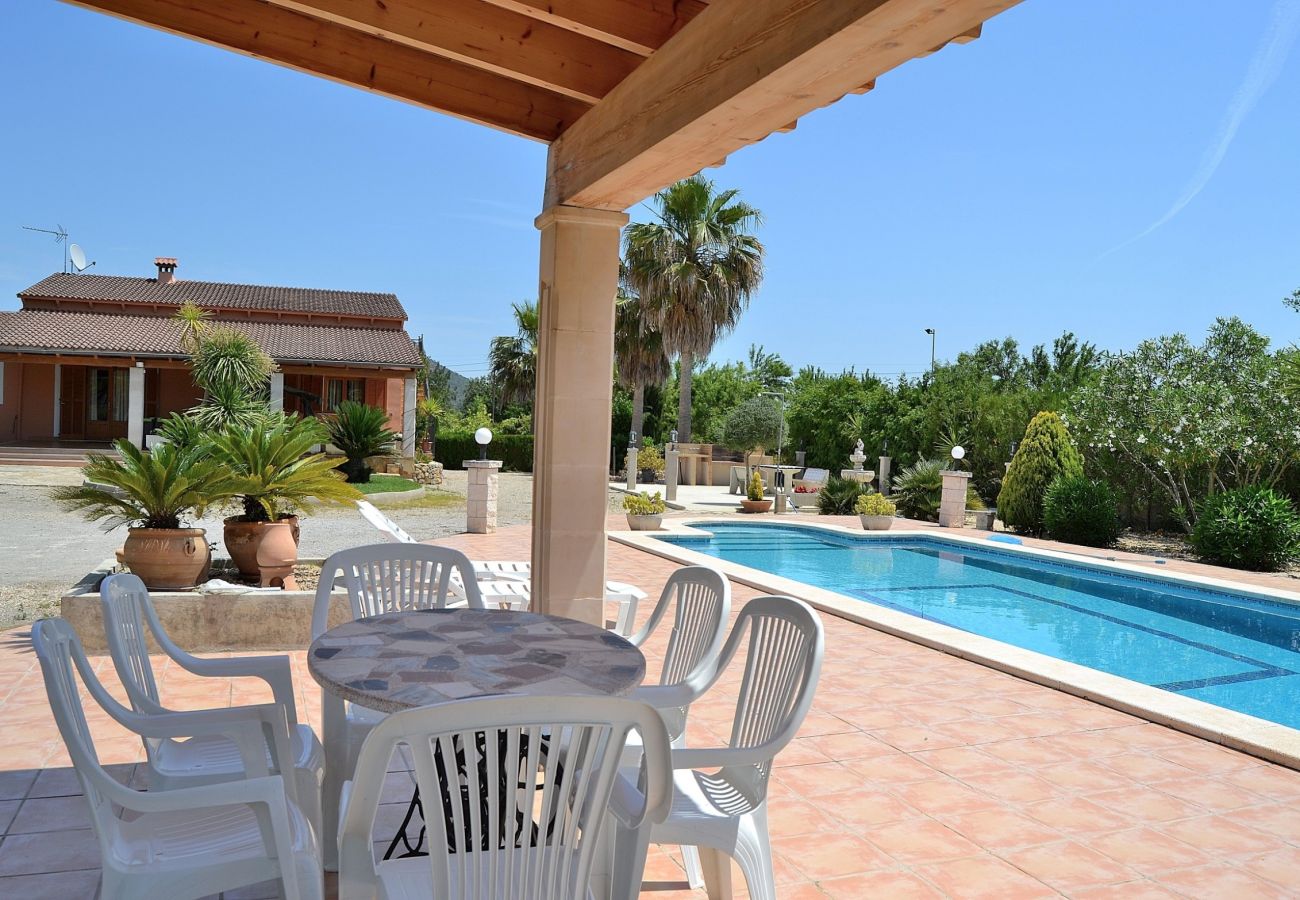 Foto von der Finca mit Platz für 6 Personen