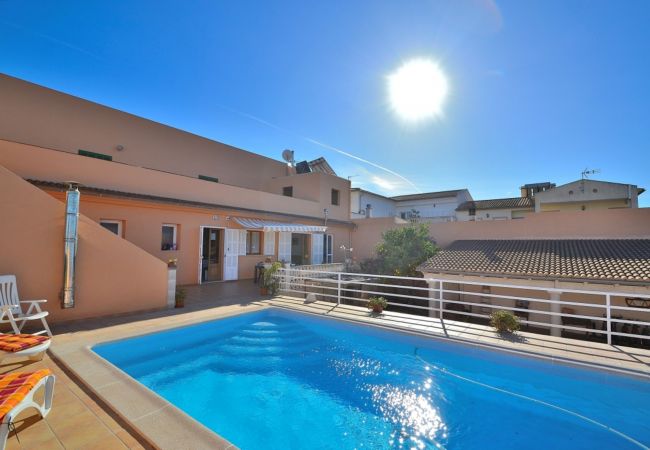Das Ferienhaus verfügt über einen privaten Das Ferienhaus verfügt über einen privaten Pool, wo Sie sich entspannen können