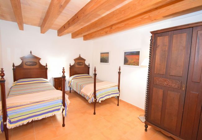 Doppelzimmer mit Blick auf die Alcudia-Berge Doppelzimmer mit Blick auf die Alcudia-Berge