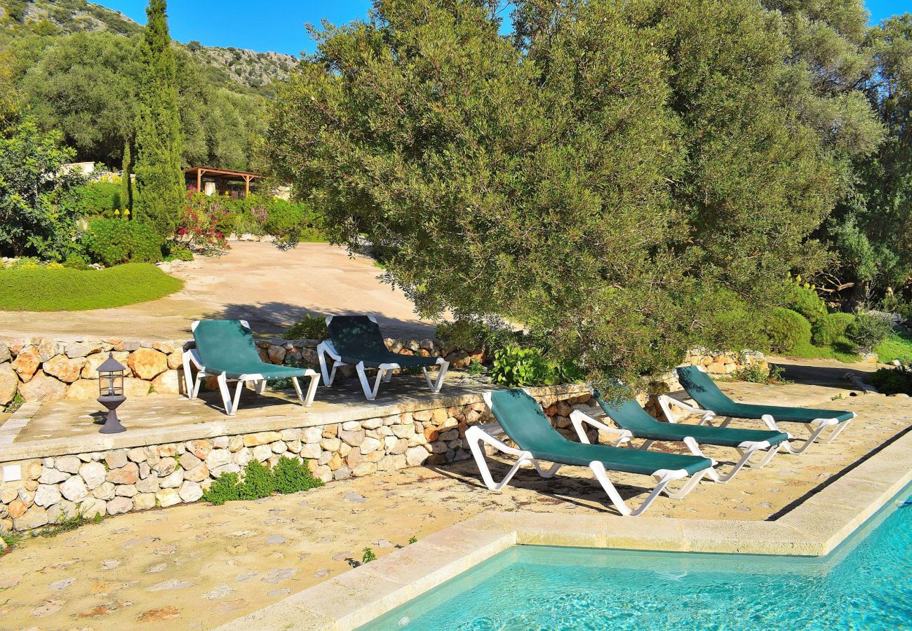 Villa mit Pool- und Bergblick in Alcudia Villa mit Pool- und Bergblick in Alcudia