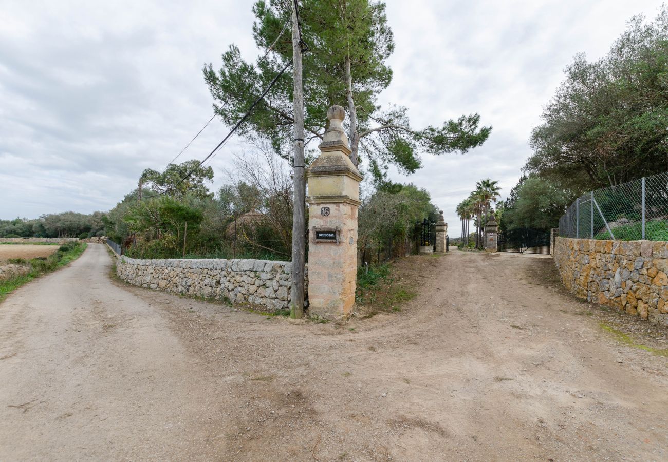 Ferienwohnung in Maria de la salut - Apartment in rural house, YourHouse Deulosal