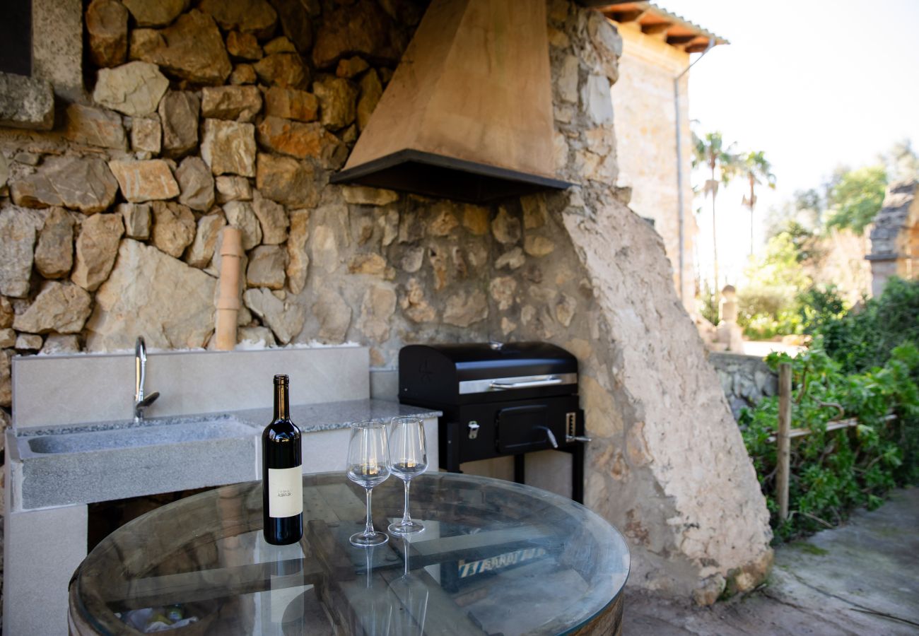 Ferienwohnung in Maria de la salut - Apartment in rural house, YourHouse Deulosal