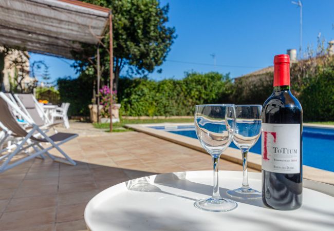 Ferienhaus in Llubi - YourHouse Can Bombarda Ferienhaus in Llubi - YourHouse Can Bombarda