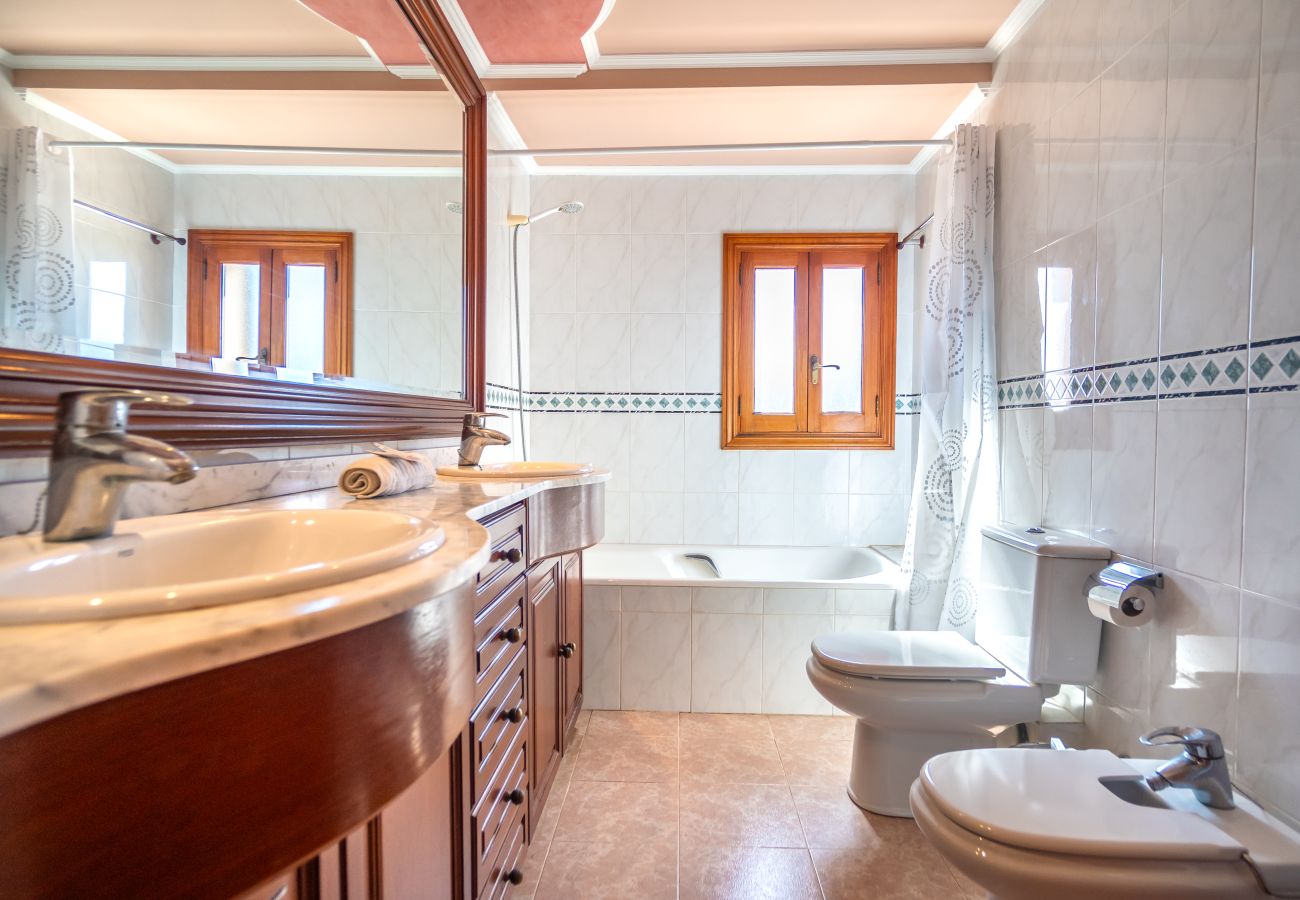 Finca in Alcudia für 8 Personen mit Pool und Garten