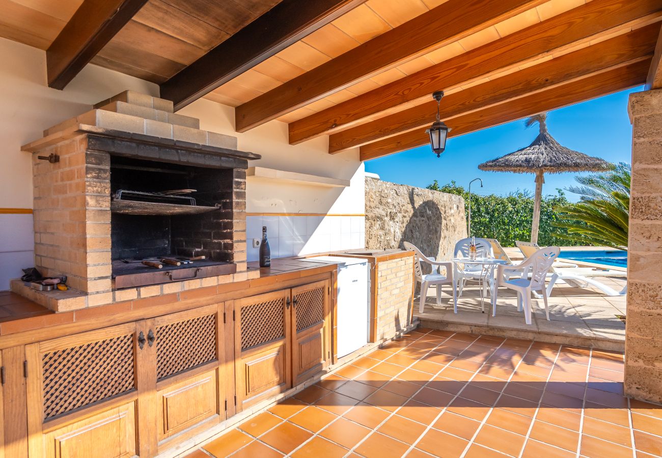 Finca Alcudia mit Pool 8 personen 
