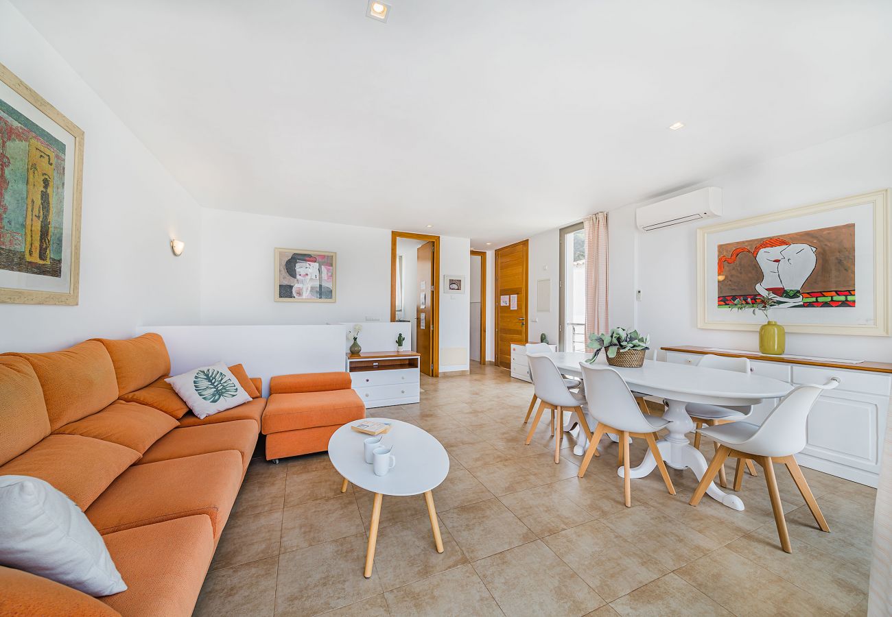 Chalet in Cala Sant Vicenç - MOLINS 6  ref. CS06