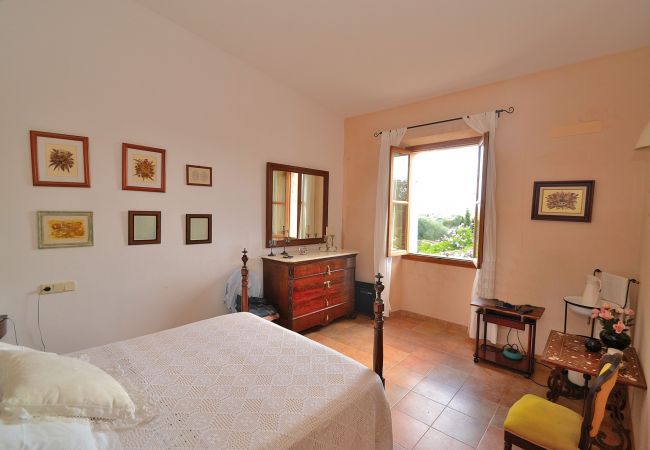 One of the rooms of the villa in Llubi One of the rooms of the villa in Llubi