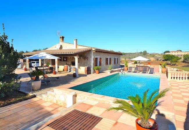 Finca with pool for rent in Mallorca