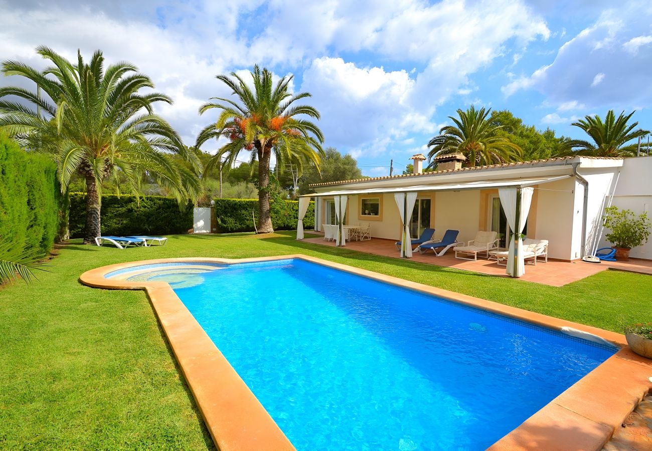 Finca with large swimming pool and garden. Can Pep 190