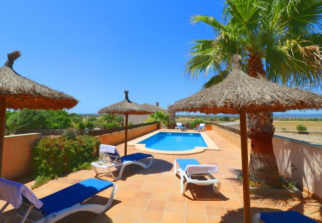 Finca with a pool for rent in Mallorca