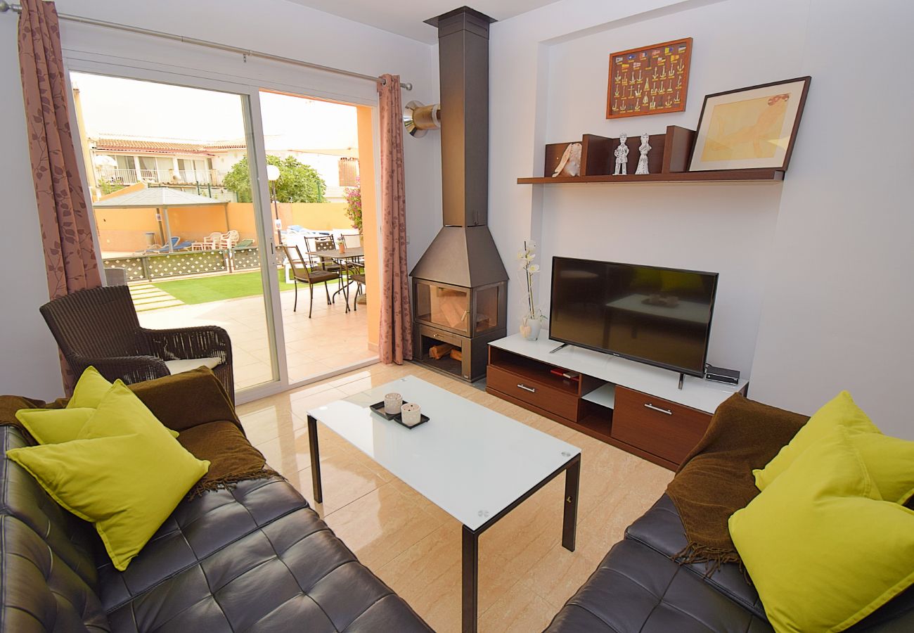 Townhouse in Sa Pobla - 170 Casa Robes Sa Pobla ETV/6652 by Mallorca Charm