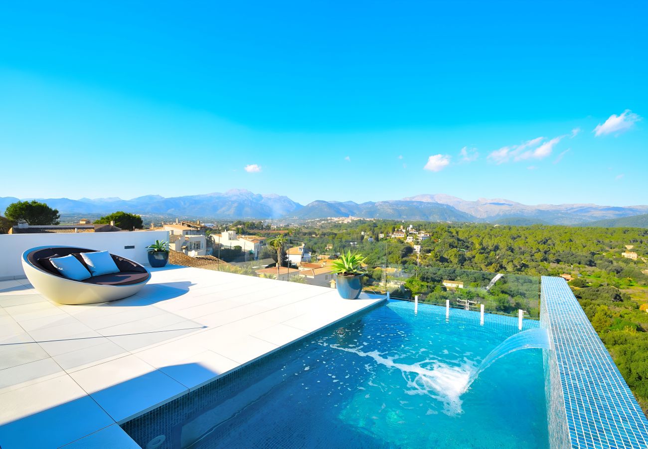 Luxury villa with pool and views of the whole of Mallorca