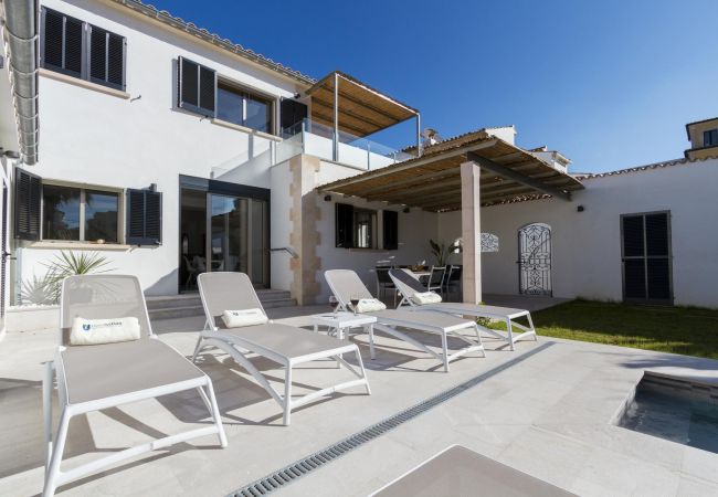 Chalet in Port de Pollença - VILLA HOLLAND (11 pax)  Ref. PP11 Chalet in Port de Pollença - VILLA HOLLAND (11 pax)  Ref. PP11