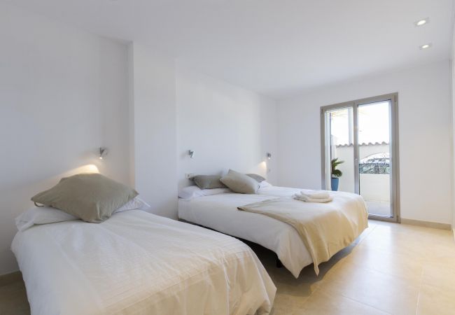 Chalet in Port de Pollença - VILLA HOLLAND (11 pax)  Ref. PP11 Chalet in Port de Pollença - VILLA HOLLAND (11 pax)  Ref. PP11