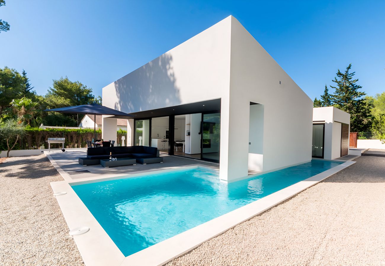 Luxury house with swimming pool in Majorca. For rent