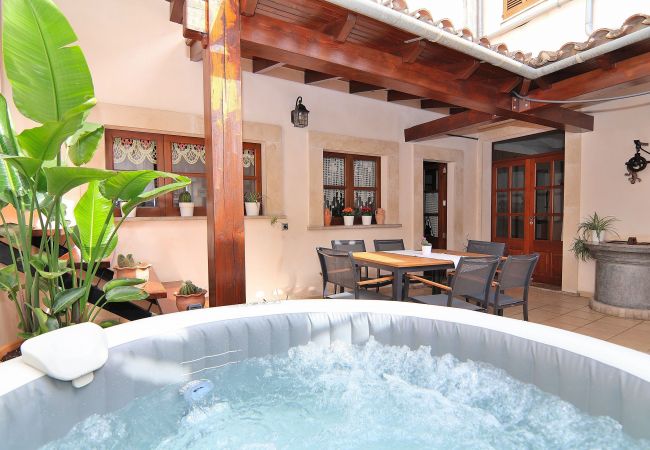 Beautiful house with private pool, quiet