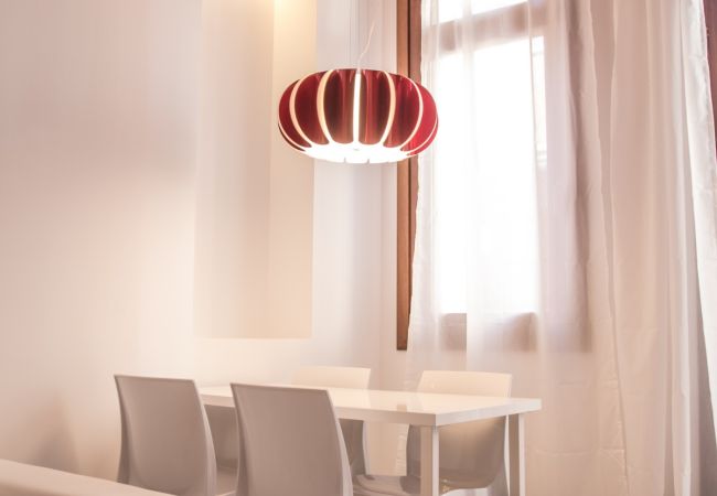 Apartment in Palma de Mallorca - Lonja Suites 3 red
