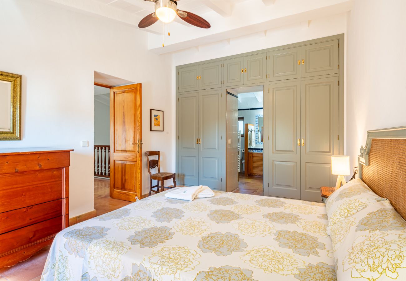 Country house in Cas Concos - Finca Can Quadrat by Mallorca House Rent