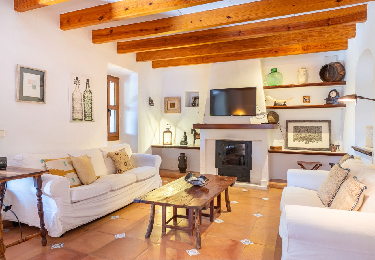 Country house in Cas Concos - Finca Can Quadrat by Mallorca House Rent